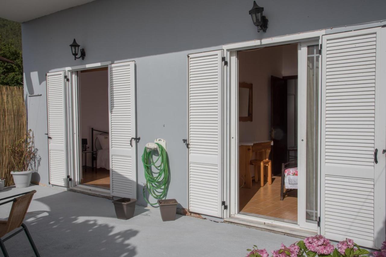 Sette Isole Countryside Apartment อธานนิออน ภายนอก รูปภาพ